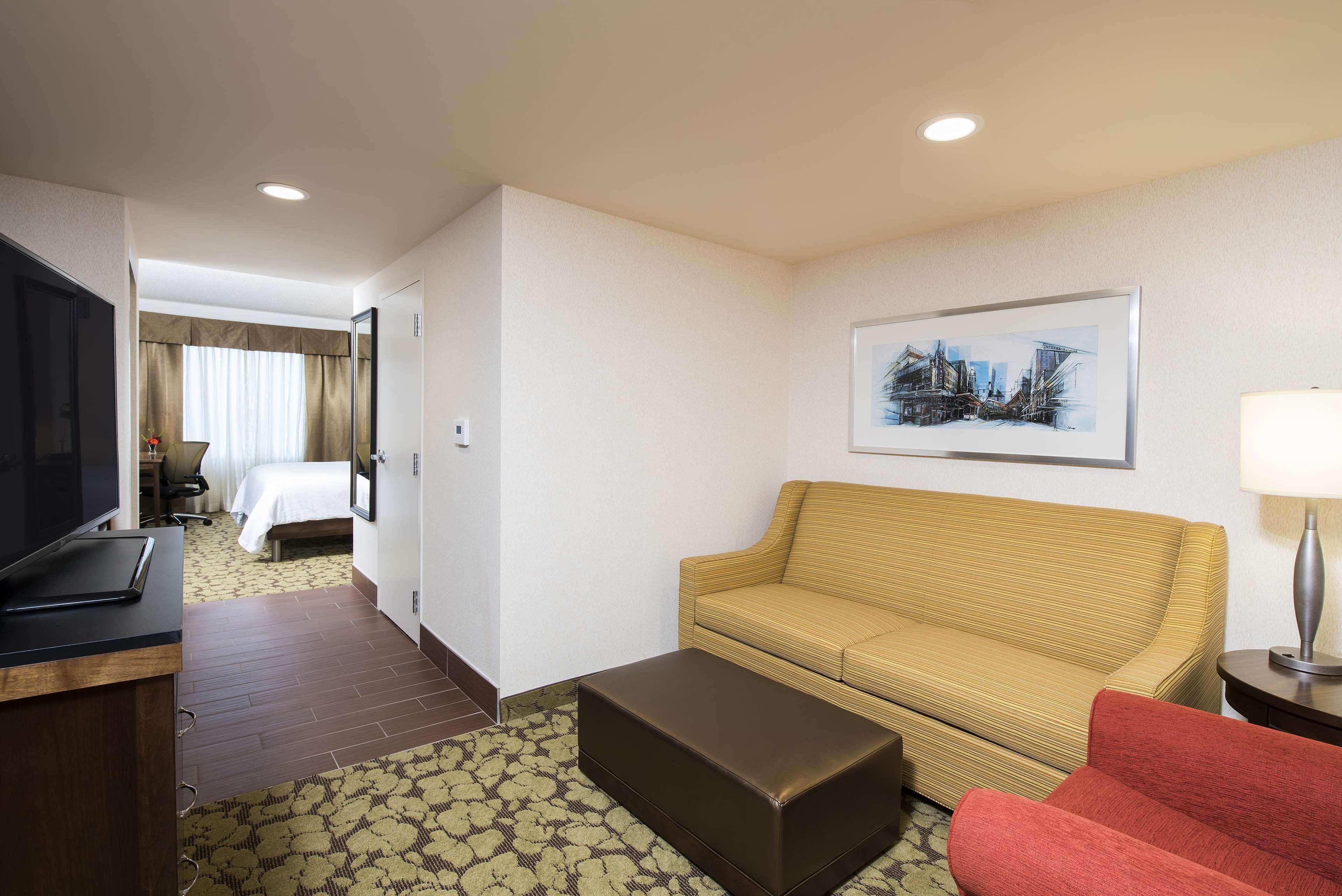 Hilton Garden Inn Louisville Downtown Exterior foto