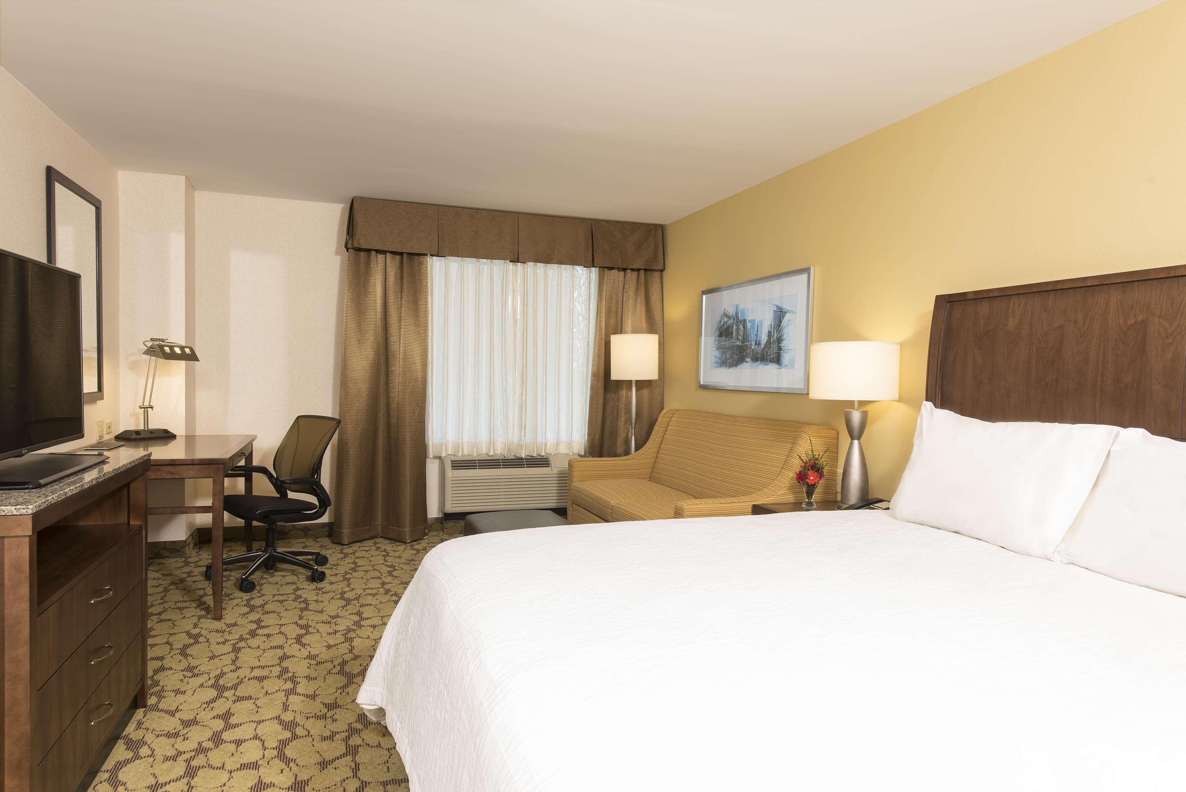 Hilton Garden Inn Louisville Downtown Exterior foto